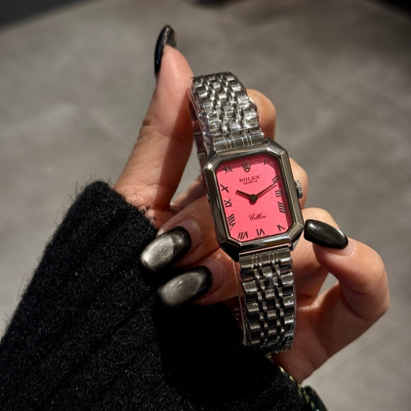 RW76  Women's low-key luxury small square watch