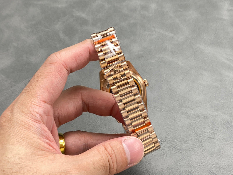 RW69  RW70  Men's and women's watches 36mm