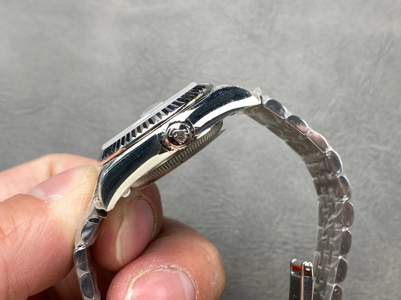 RW63  Women's new fashion watch 28mm